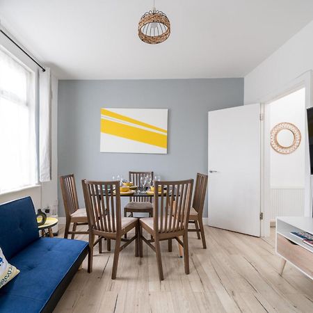 Modern 2 Bed East London Home By Rebby Properties Sleeps 5 Near Canning Town Station Ngoại thất bức ảnh